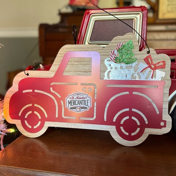 ❤️ Red Truck Saint Nicholas
Mercantile Wooden Wall Decor - Picture 1 of 5